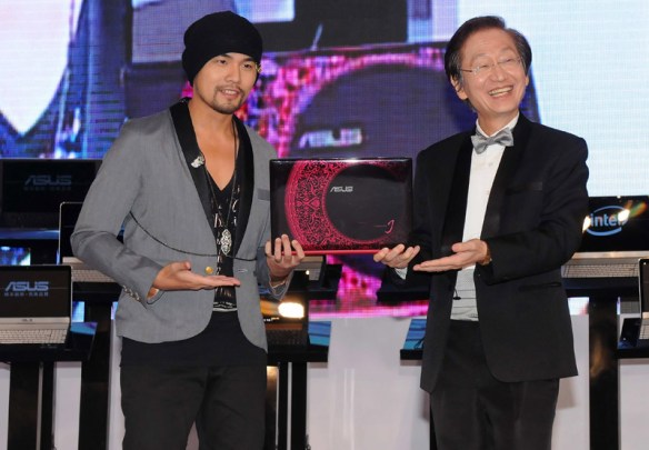 asus-n-series-event-photo-web-res-asus-chairman-and-celebrity-jay-chou-launches-the-n-series-limited-edition-laptop